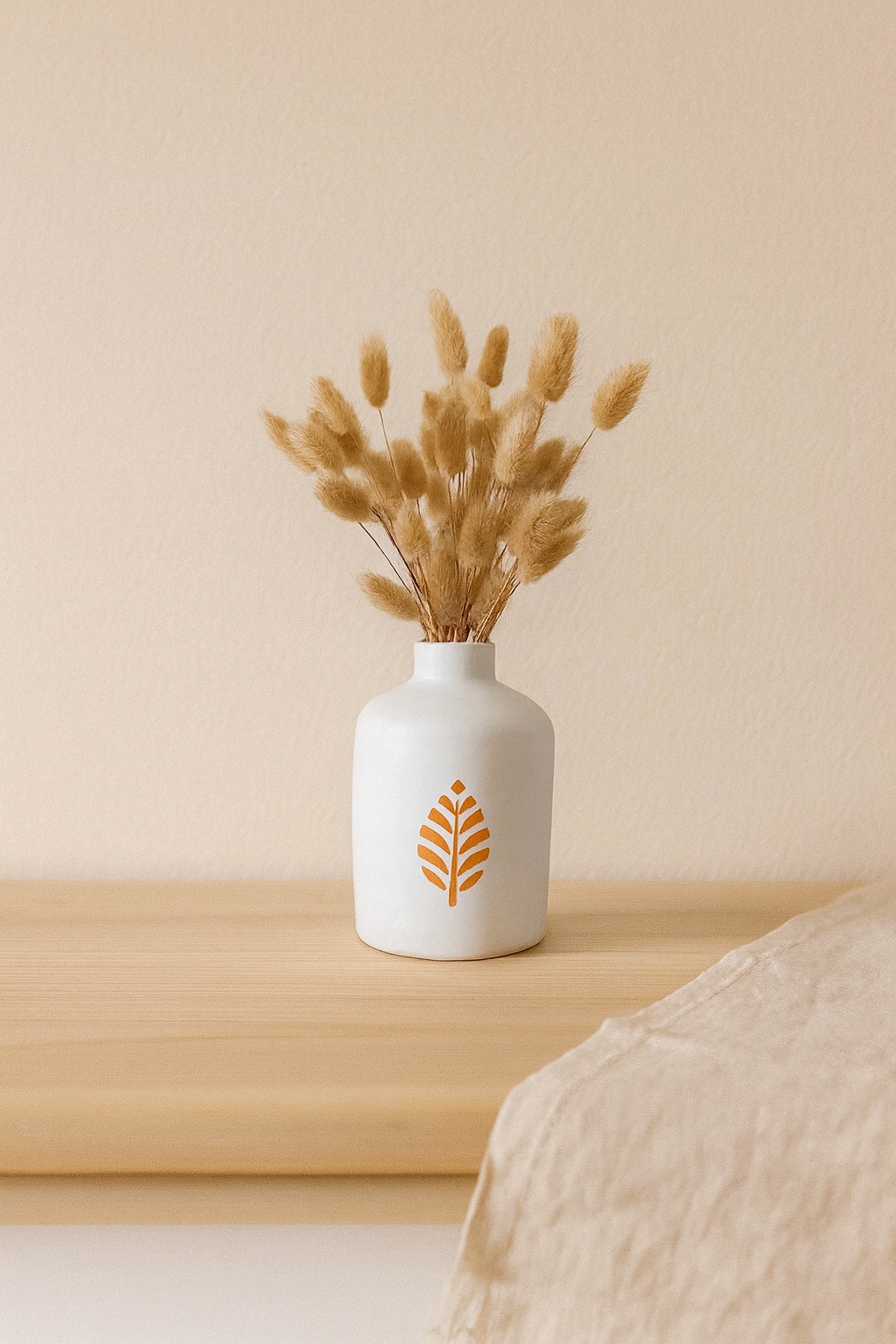 Vase “Feuille d’Or” – Céramique Blanche Mate (12 cm)